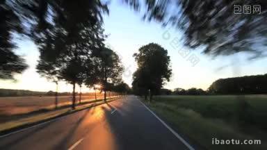 在德国联邦公路上行驶的时候阳光昏暗